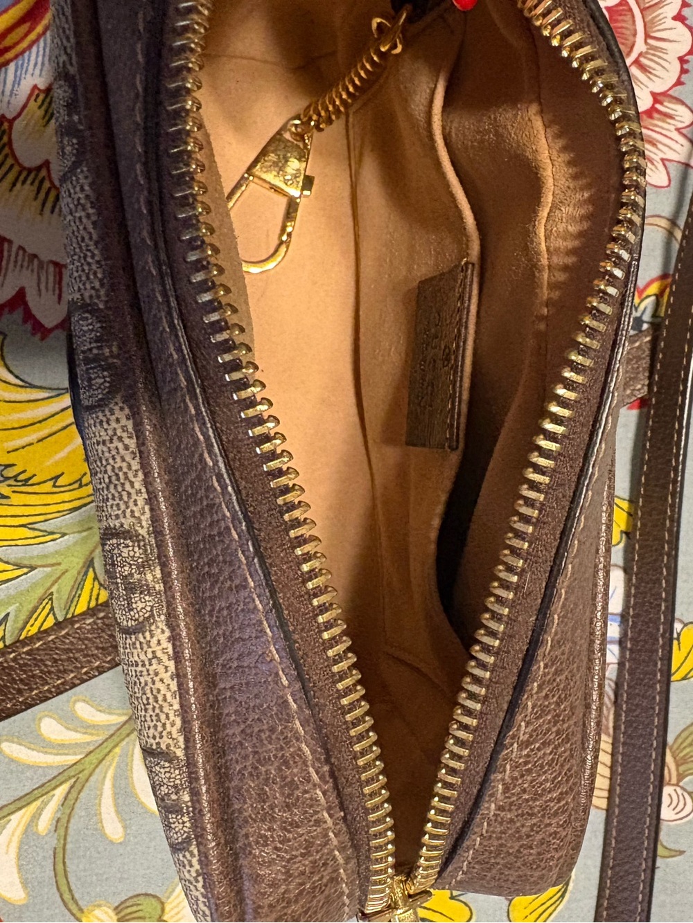 Gucci Brown GG Supreme Canvas Crossbody with Green-Red Web - Picture 6 of 7